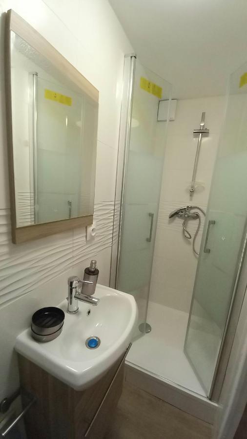 Super Appartement Au Centre Ville De Rosny Sous Bois Eksteriør billede