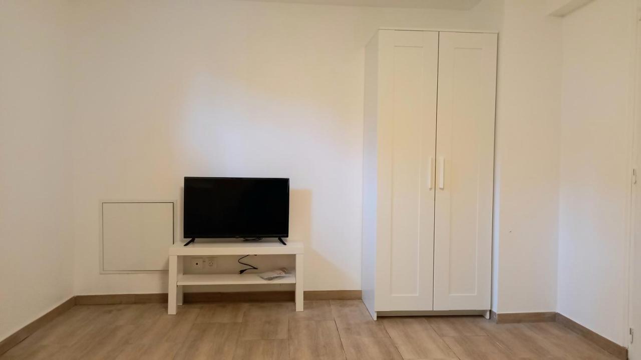 Super Appartement Au Centre Ville De Rosny Sous Bois Eksteriør billede